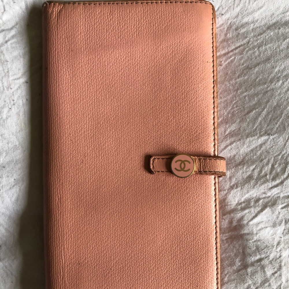 Chanel Wallet 💓 authentic